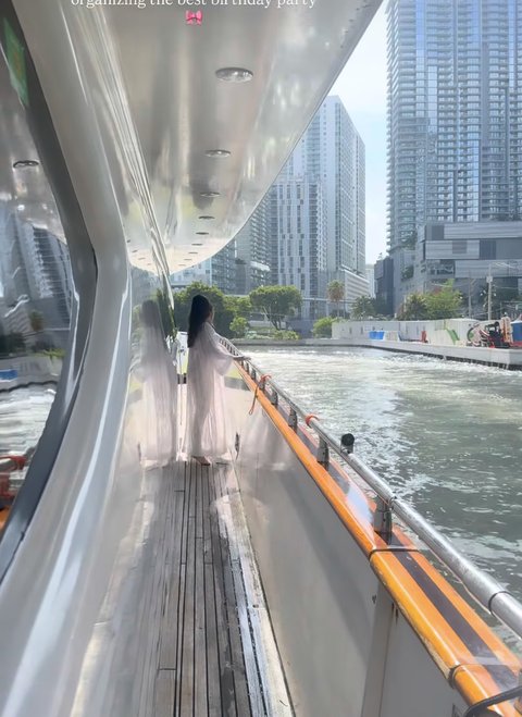 SeaLux Miami guest Instagram story
